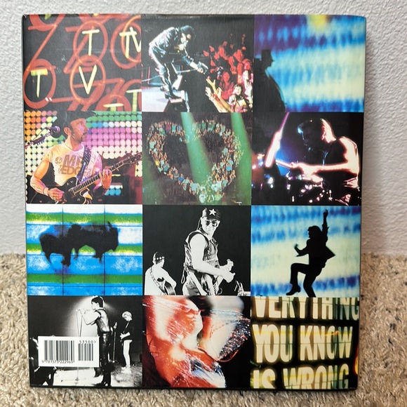 2004 U2 Show by Diana Scrimgeour Hardcover - Picture 5 of 5